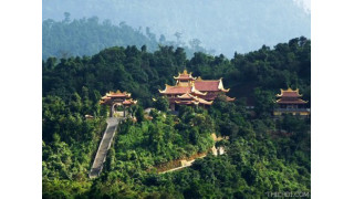  Núi Yên Tử được mệnh danh là “đất tổ Phật giáo Việt Nam”.